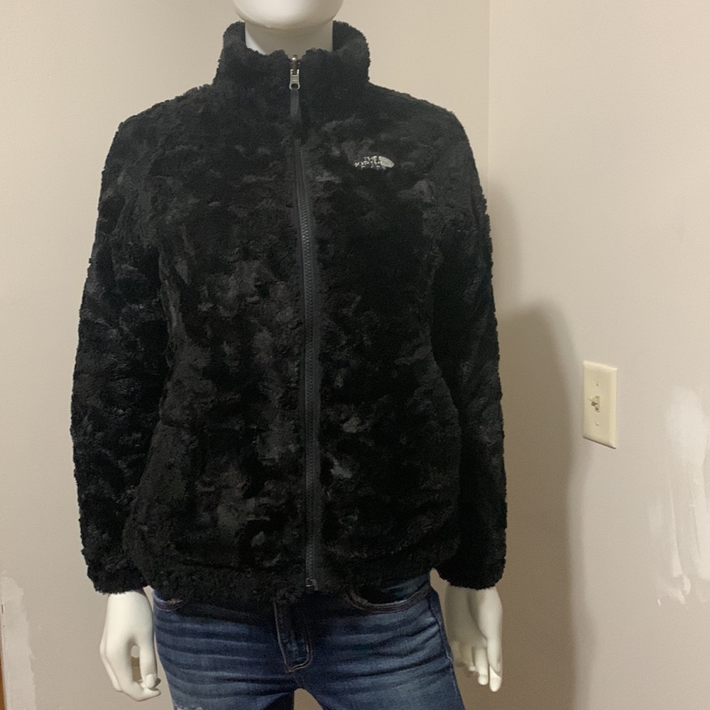 The North Face Kids Black Quilted Puffer Jacket - Picture 2 of 15